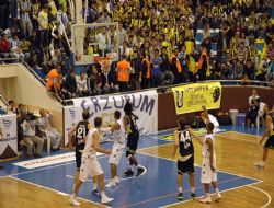 Dadaşlar tribünleri doldurdu